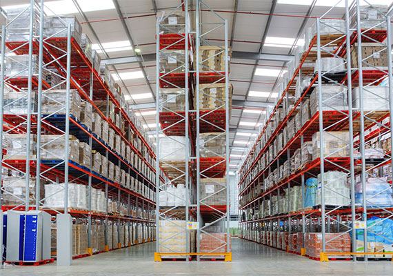Sistema de racks industriales instalado por Montrack